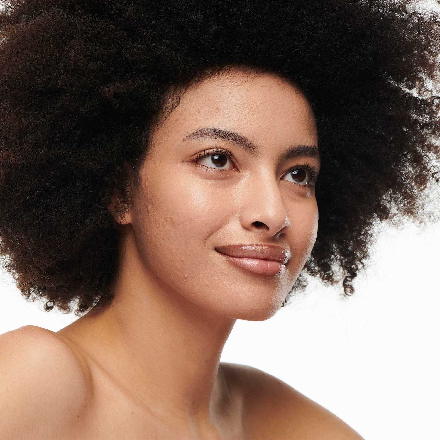 STUDIO RADIANCE SERUM-POWERED (BASE DE MAQUILLAJE PARA ROSTRO)